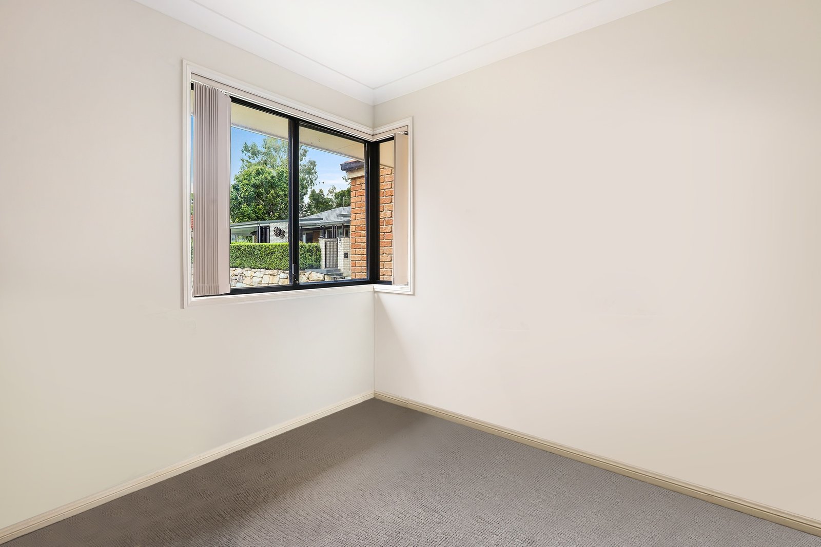 2/291 Ashmore Road BENOWA 9