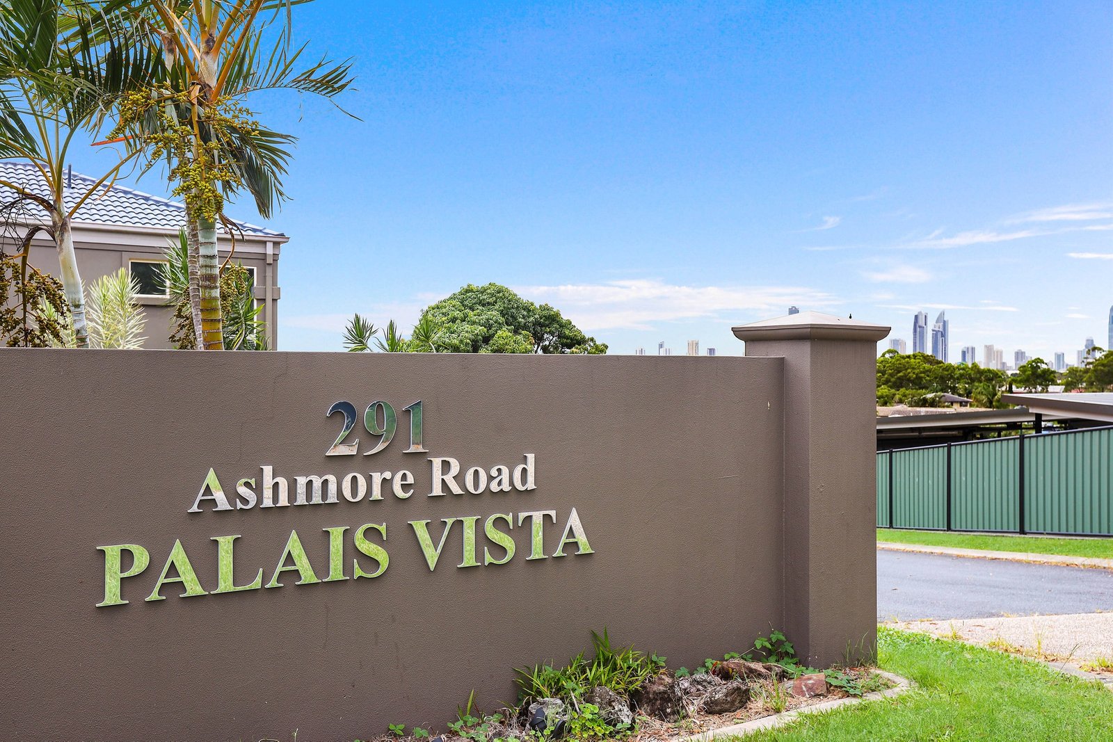 2/291 Ashmore Road BENOWA 14