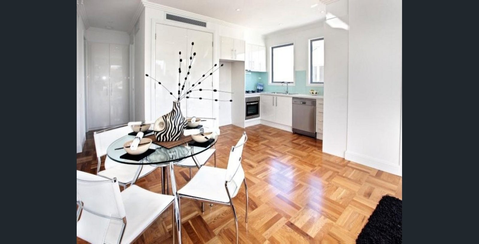 Gallery: 2/293-295 Hawthorn Road