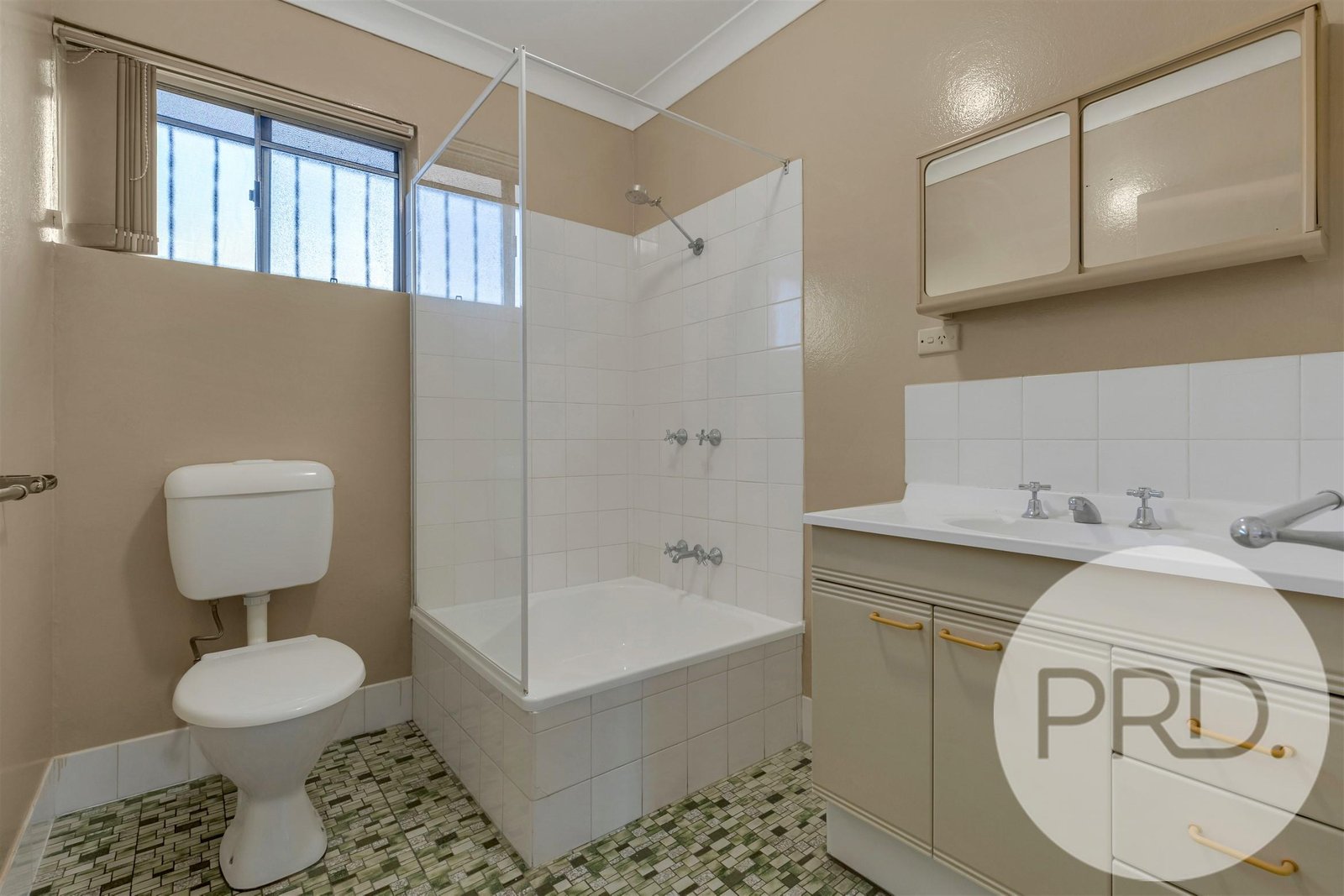 2/295 Stafford Road STAFFORD 8