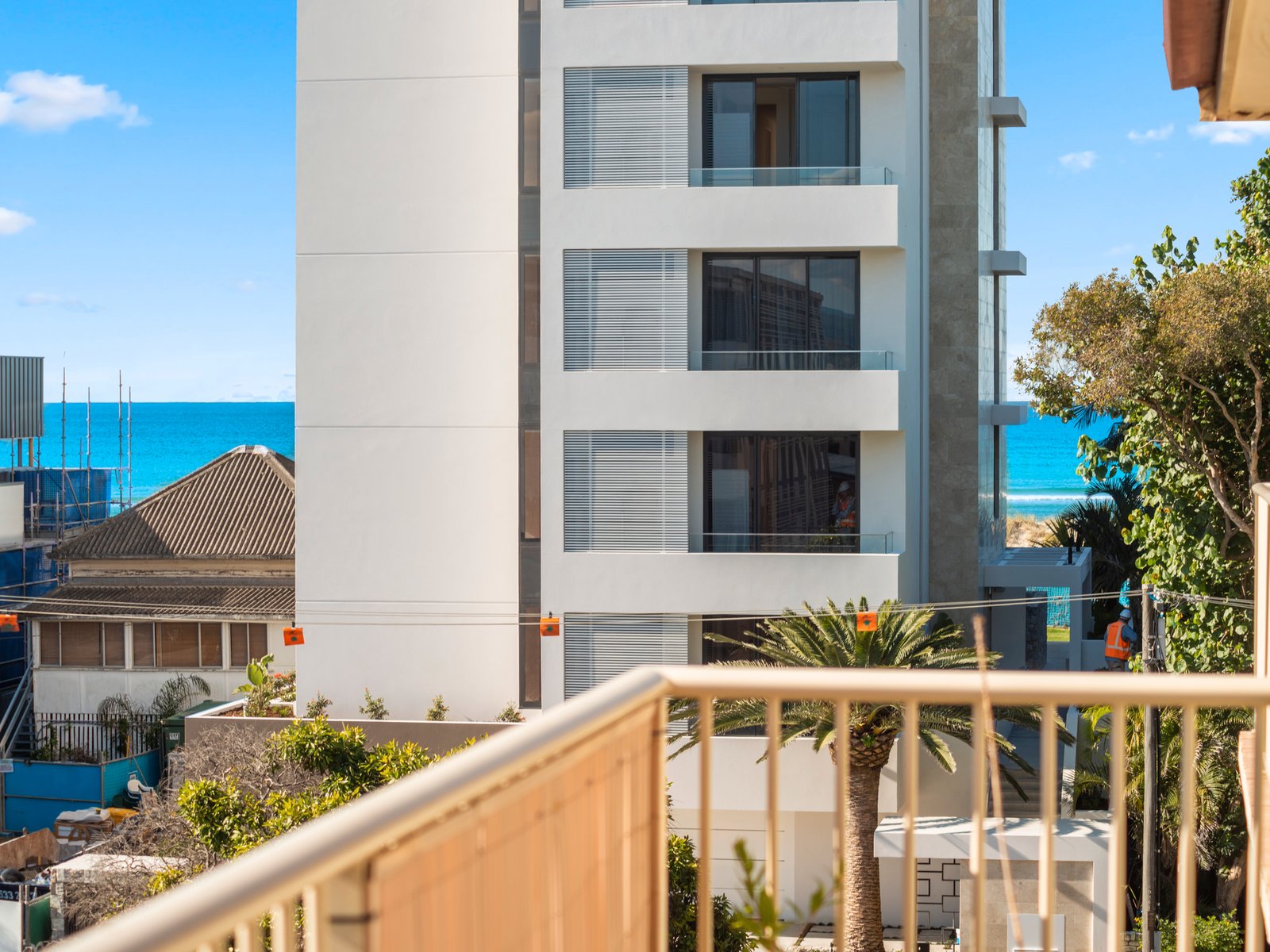 22/987 Gold Coast Highway PALM BEACH 5