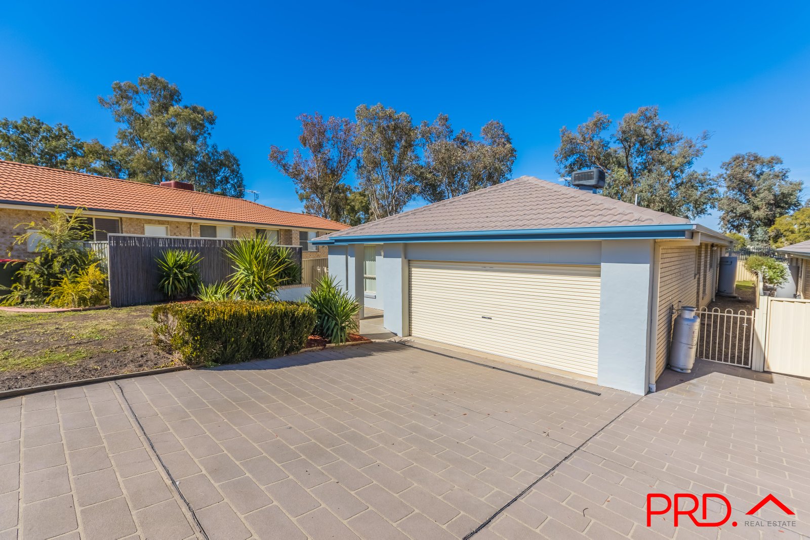 22A James Place TAMWORTH 2