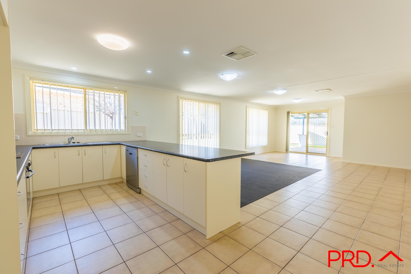22A James Place TAMWORTH 5