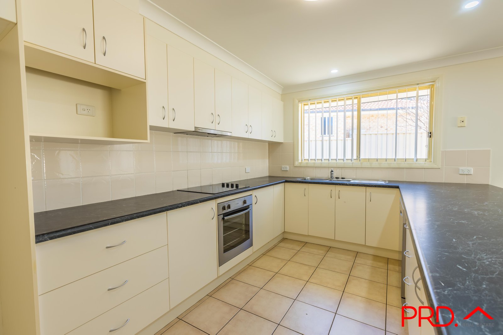 22A James Place TAMWORTH 6
