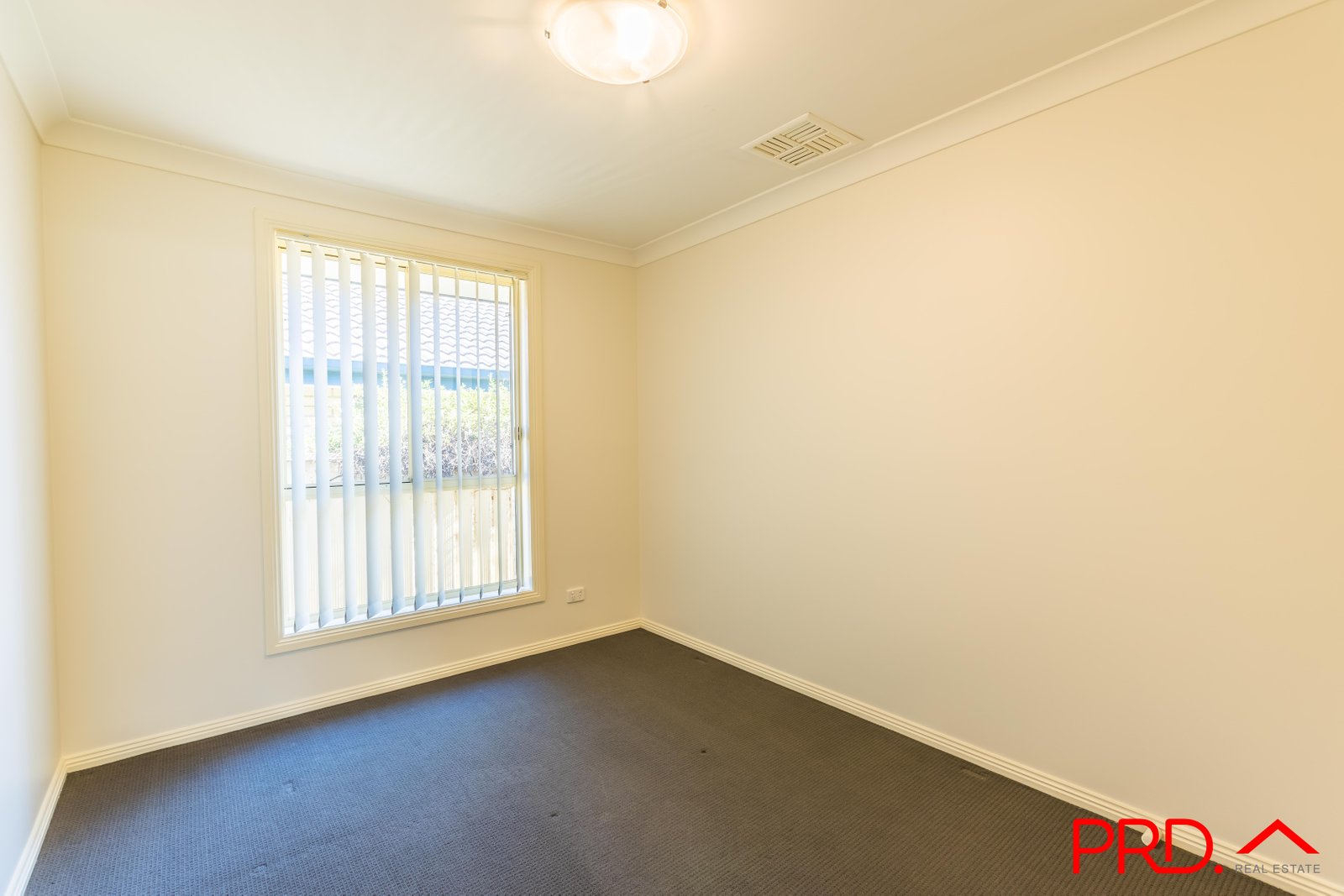 22A James Place TAMWORTH 12