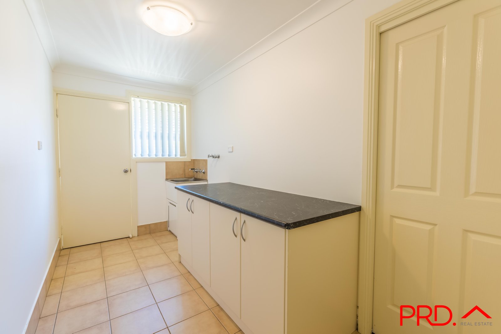 22A James Place TAMWORTH 14
