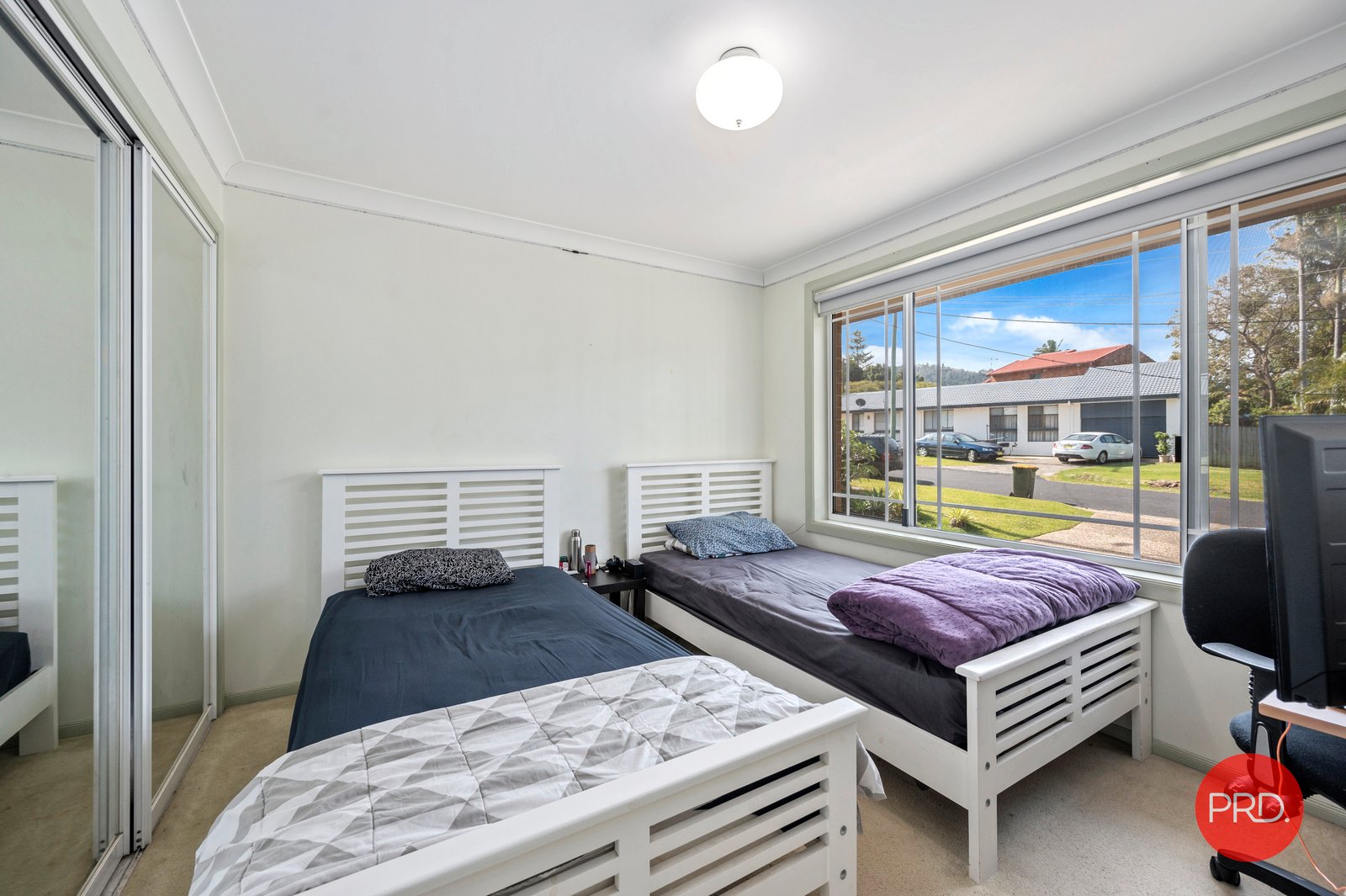 2/2A Norman Hill Drive KORORA 9