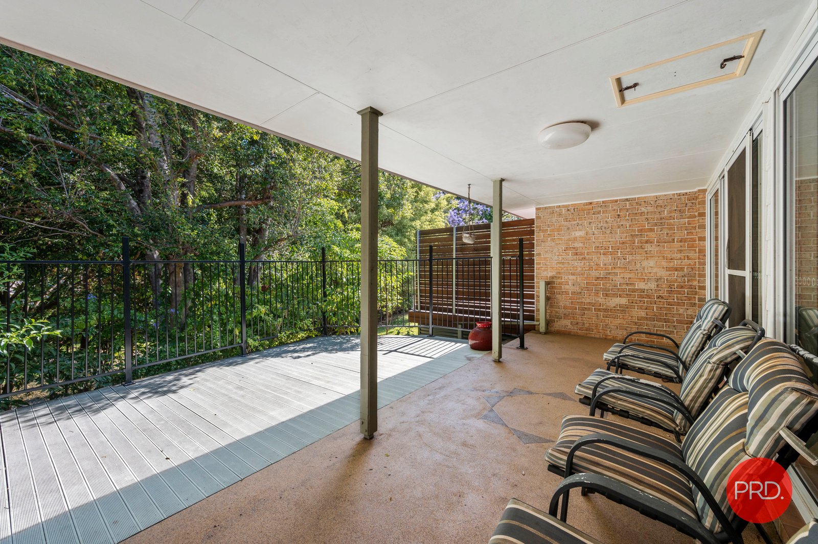 2/2A Norman Hill Drive KORORA 13