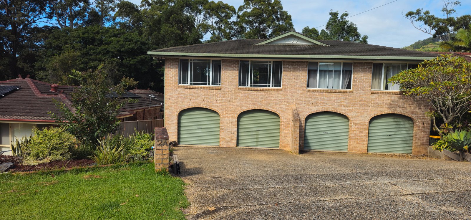 2/2A Norman Hill Drive KORORA 1