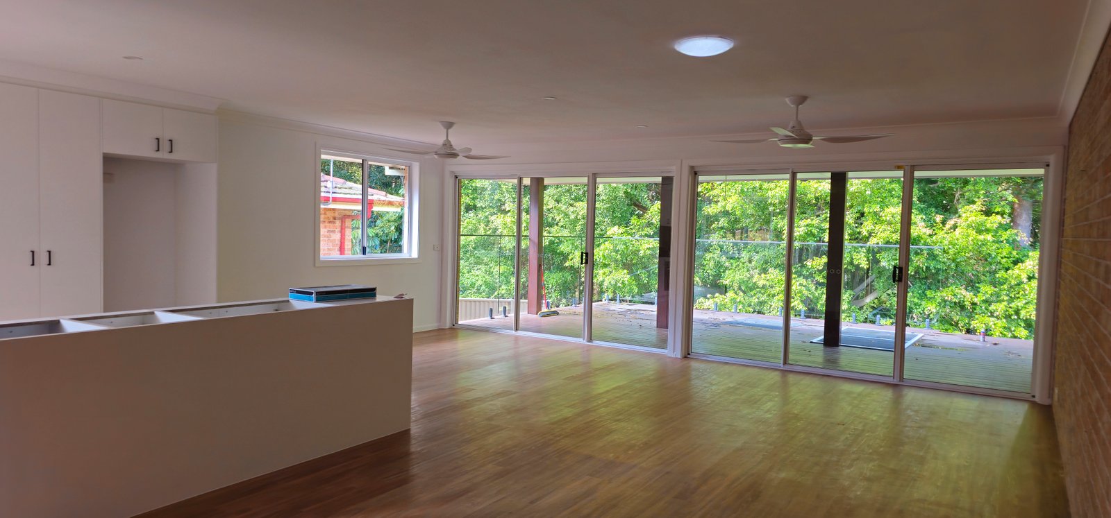 2/2A Norman Hill Drive KORORA 3