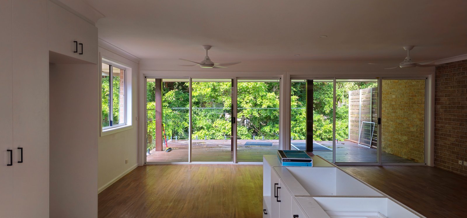 2/2A Norman Hill Drive KORORA 4