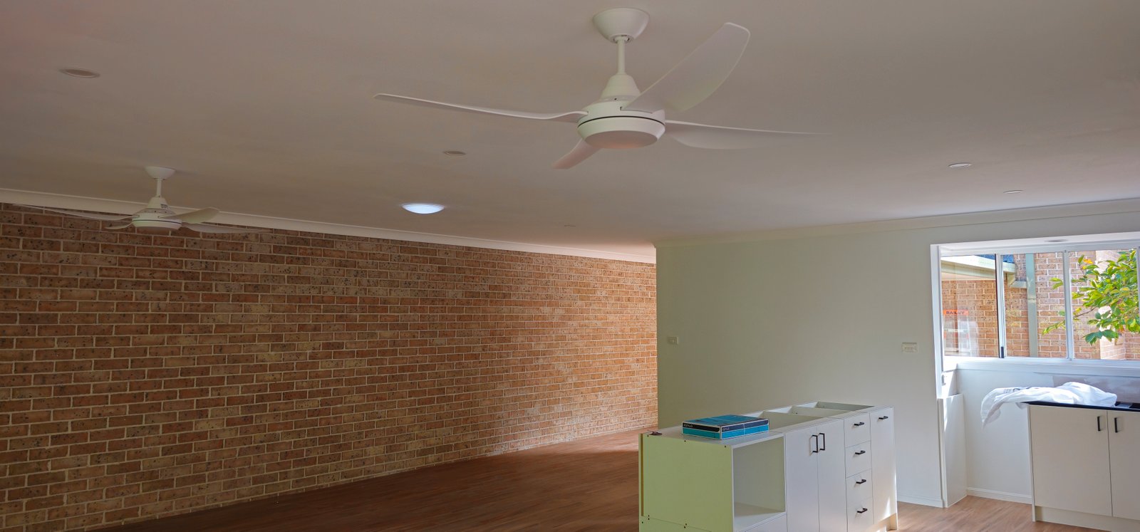 2/2A Norman Hill Drive KORORA 5