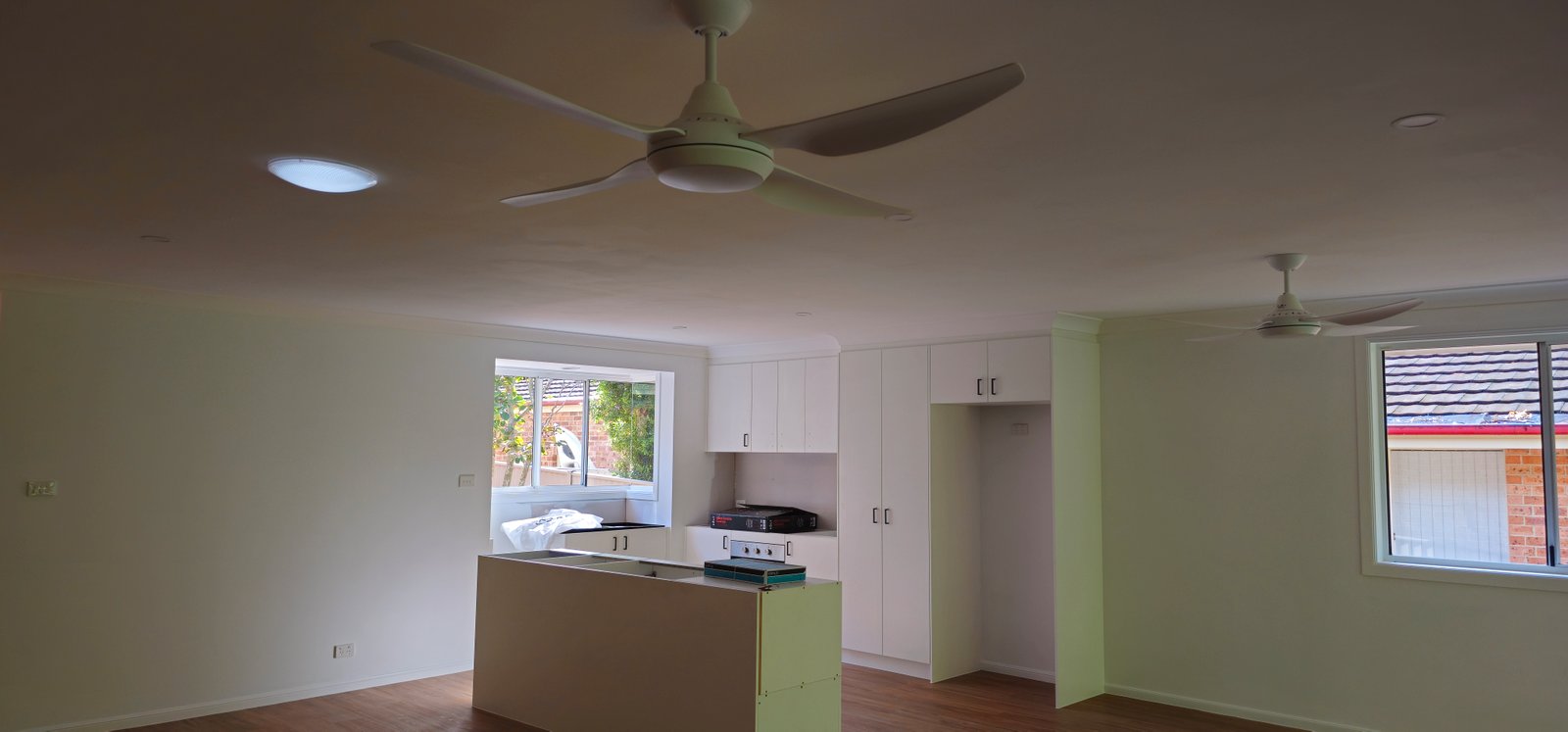 2/2A Norman Hill Drive KORORA 6