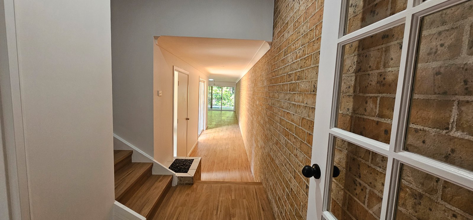 2/2A Norman Hill Drive KORORA 8