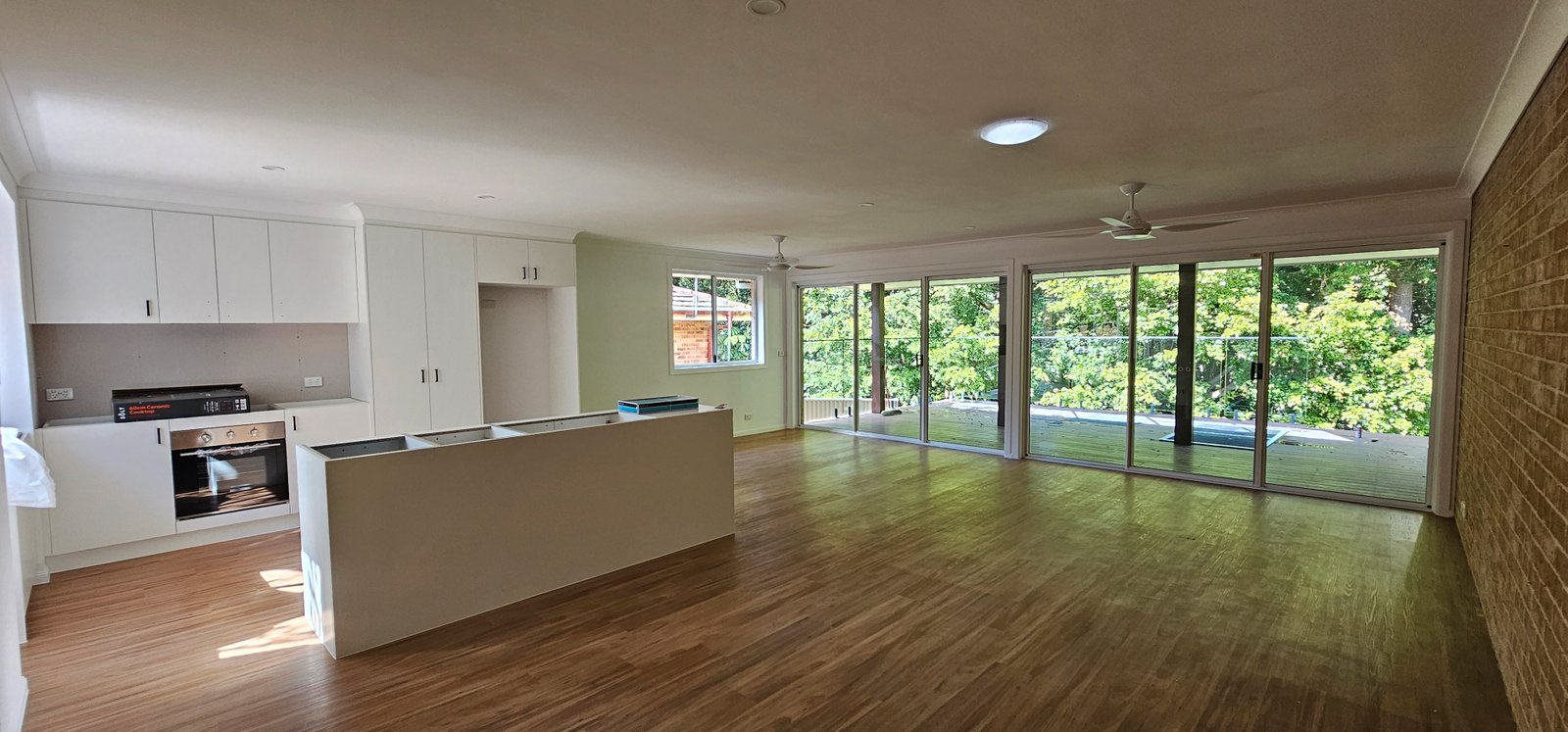 2/2A Norman Hill Drive KORORA 15