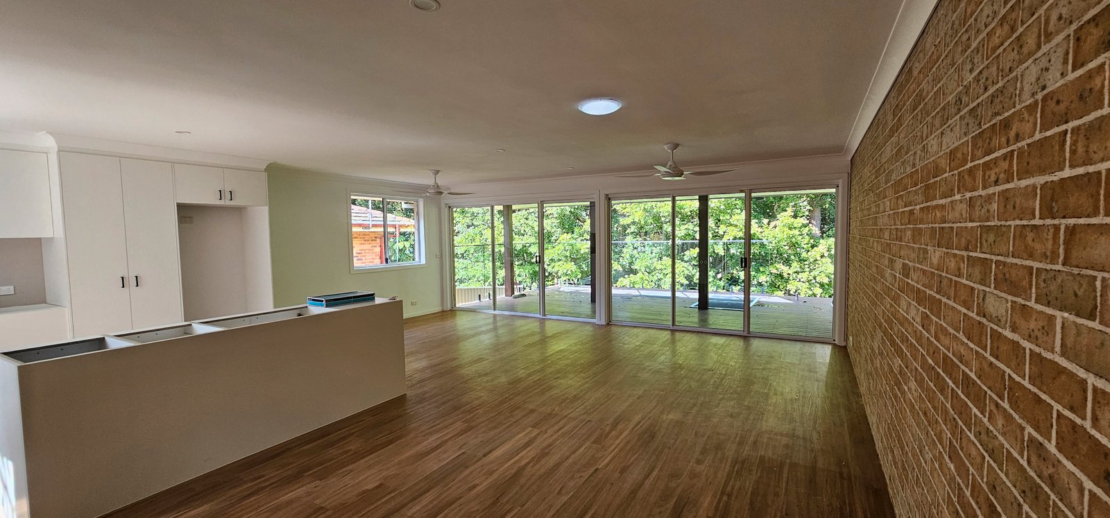 2/2A Norman Hill Drive KORORA 16