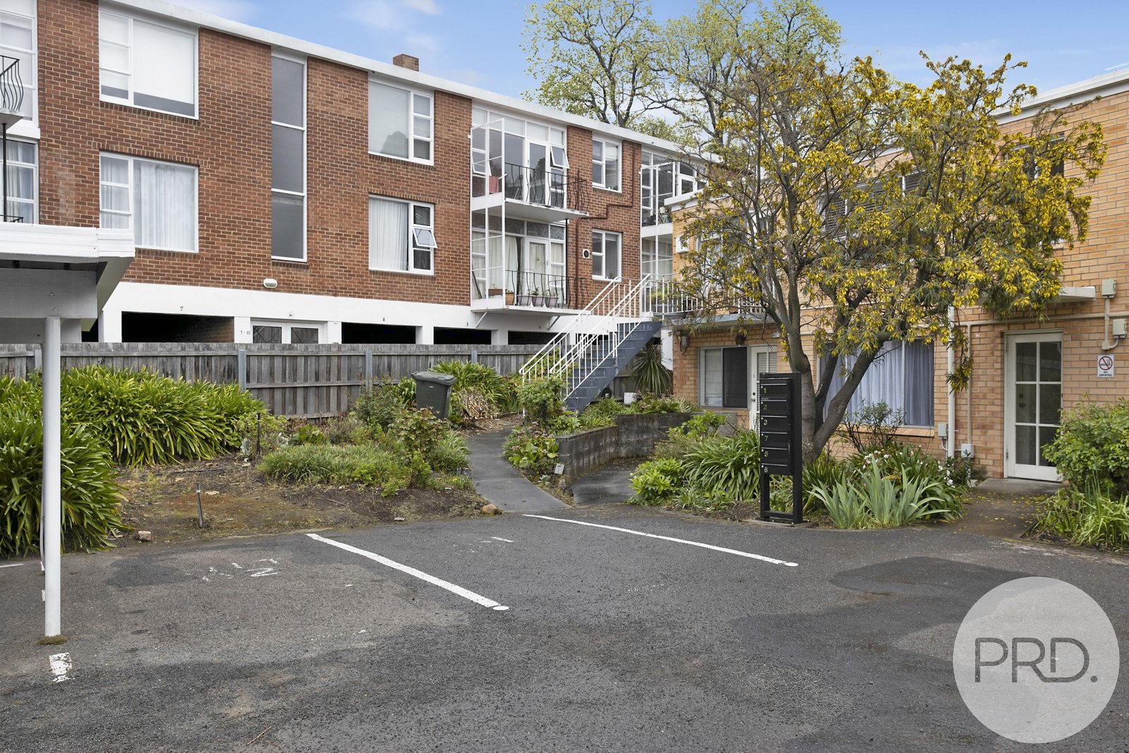 2/2a Sayer Crescent SANDY BAY 16