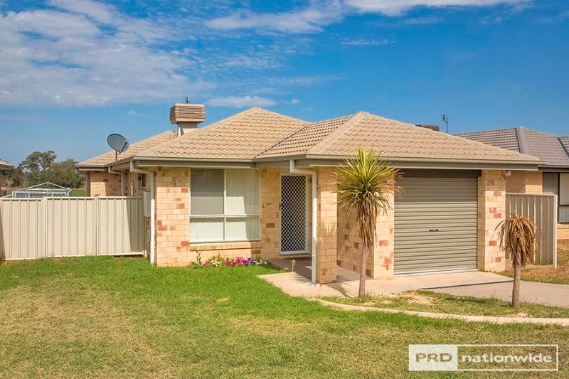 22a Tulipwood Crescent TAMWORTH 1