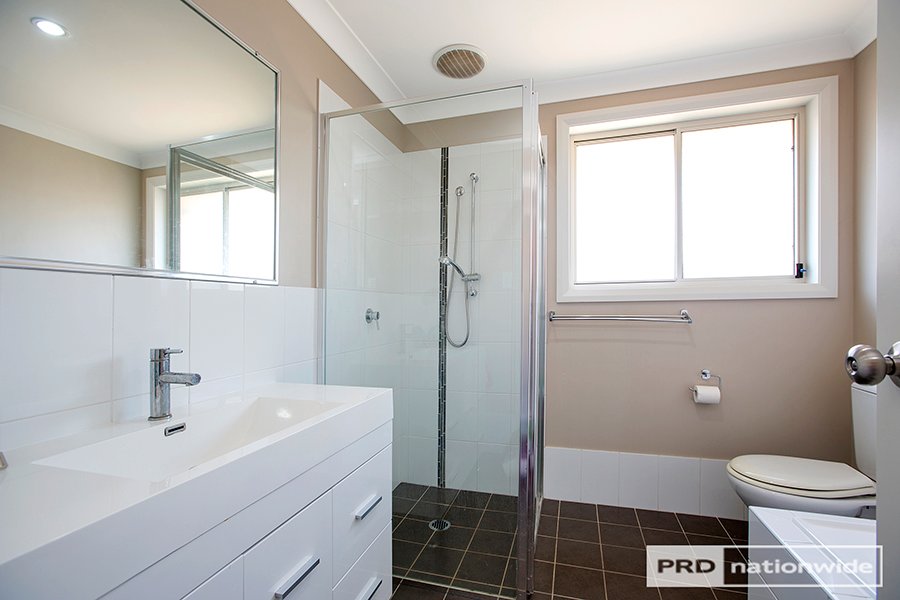 22A Tulipwood Crescent TAMWORTH 7