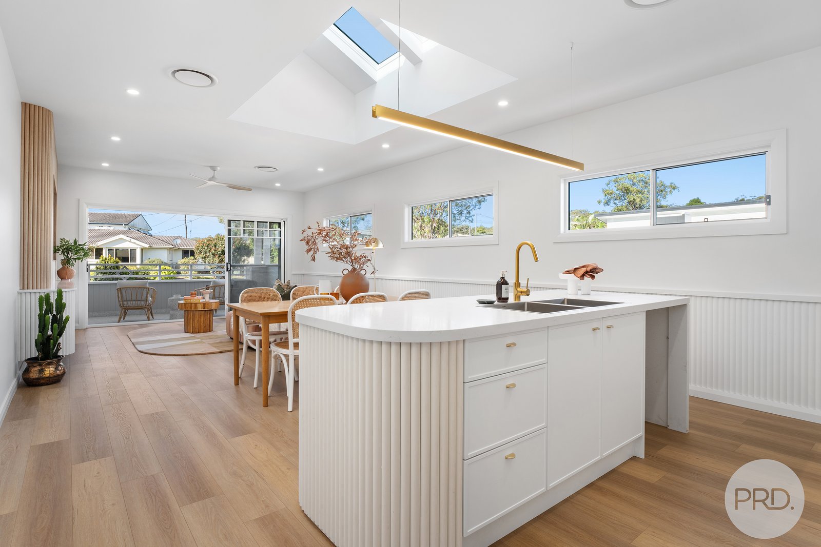 2/2B Bagnall Avenue SOLDIERS POINT 3