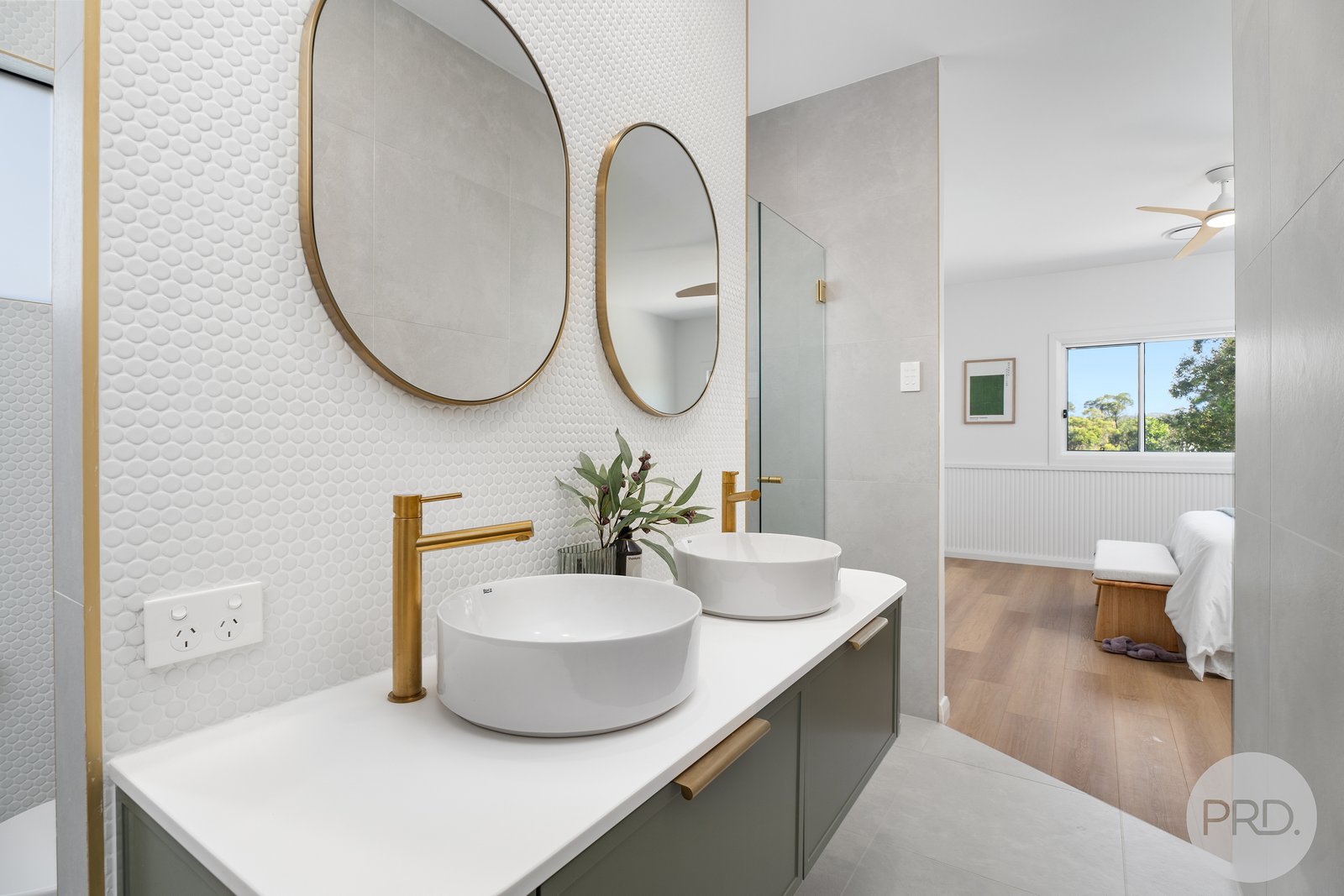 2/2B Bagnall Avenue SOLDIERS POINT 21