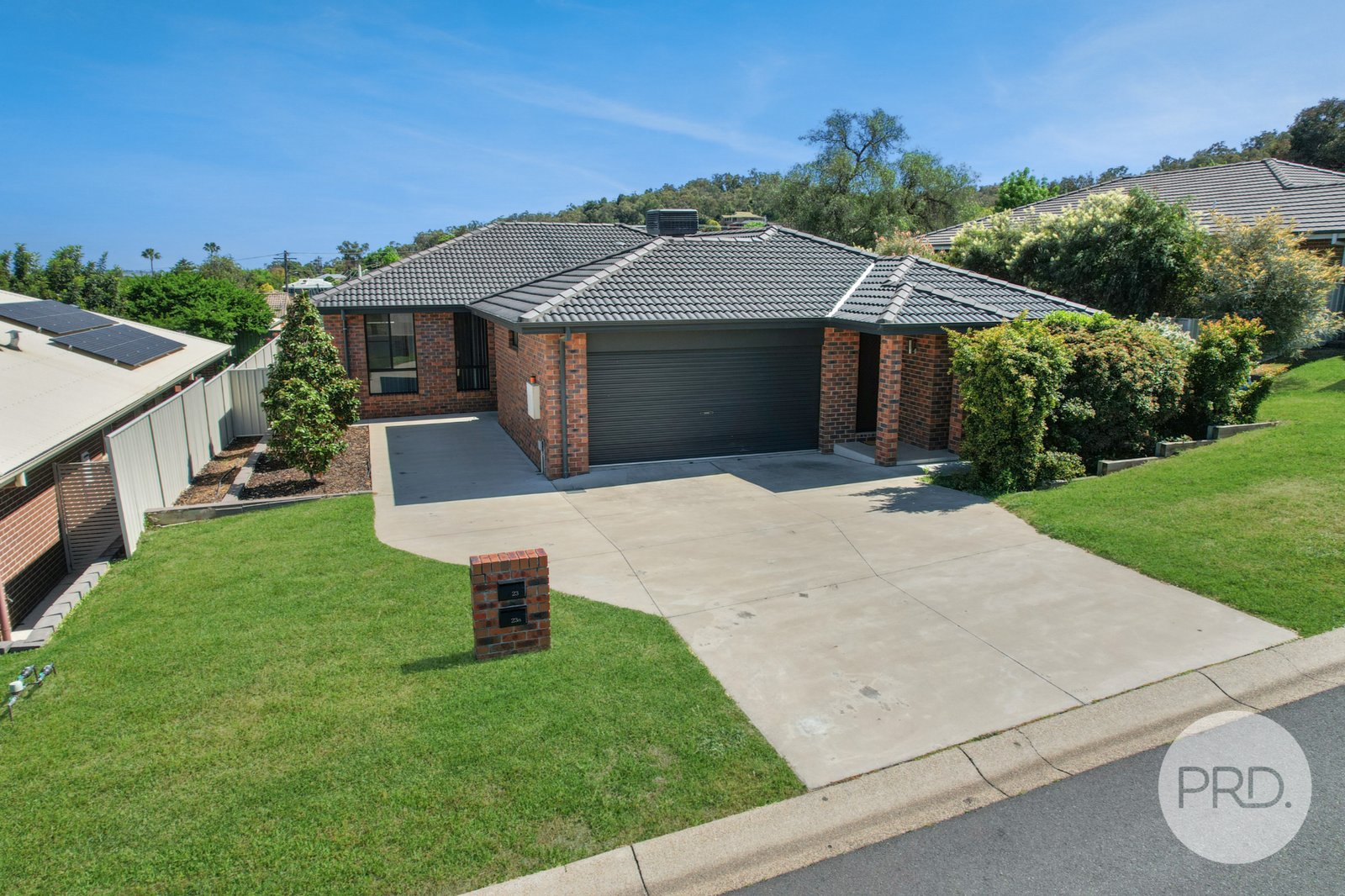 23 & 23a Kaputar Close TAMWORTH 2