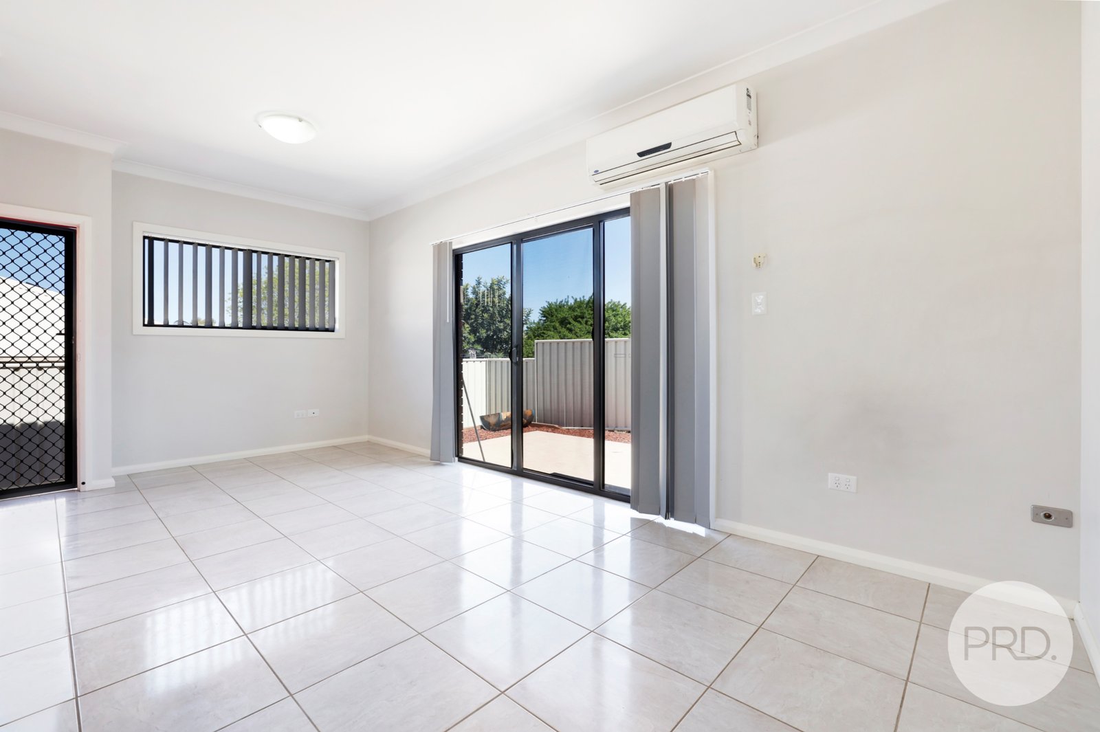 23 & 23a Kaputar Close TAMWORTH 13