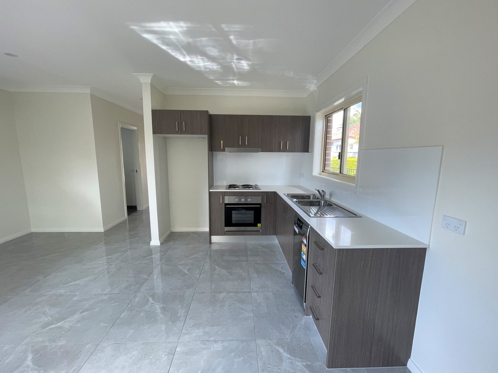 23 A Blue Gum Avenue INGLEBURN 3