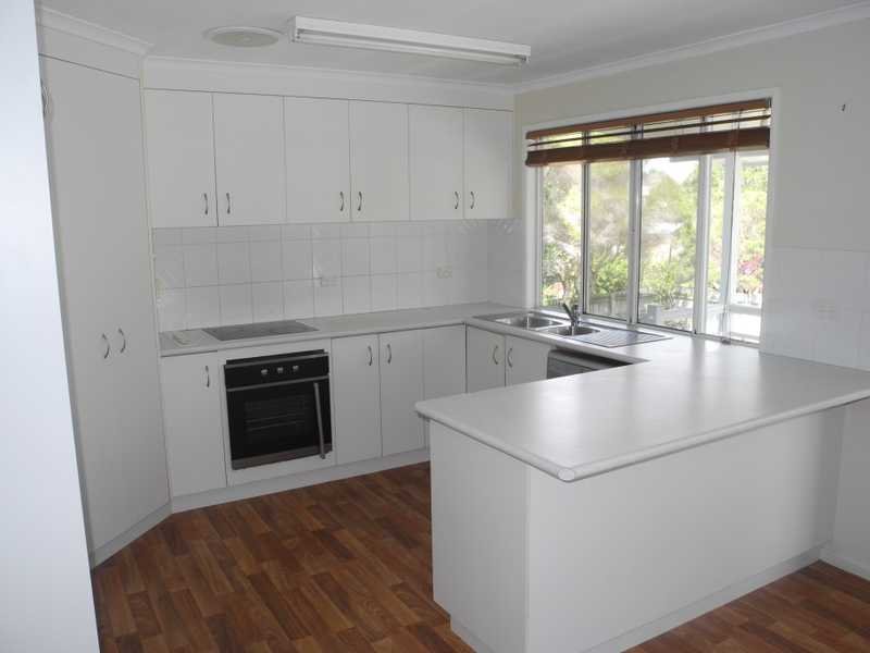 23 Alexander Street BOYNE ISLAND 12