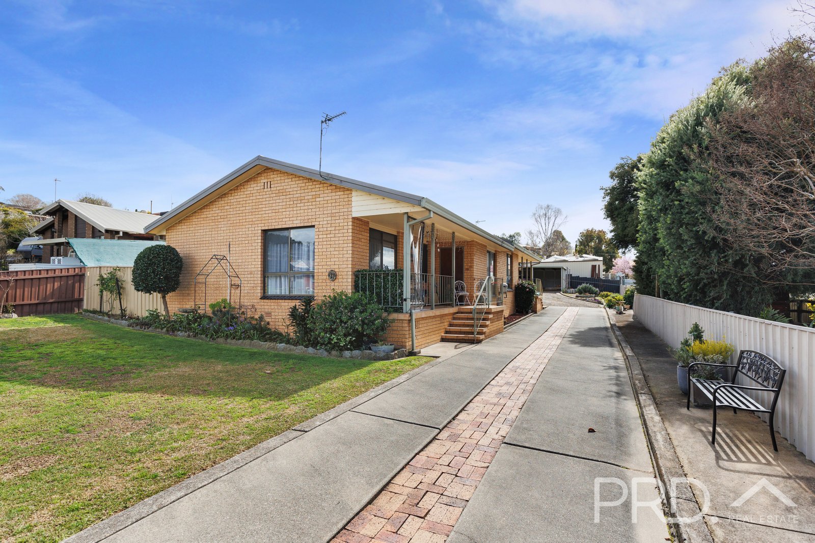 2/3 Anderson Place TUMUT 2