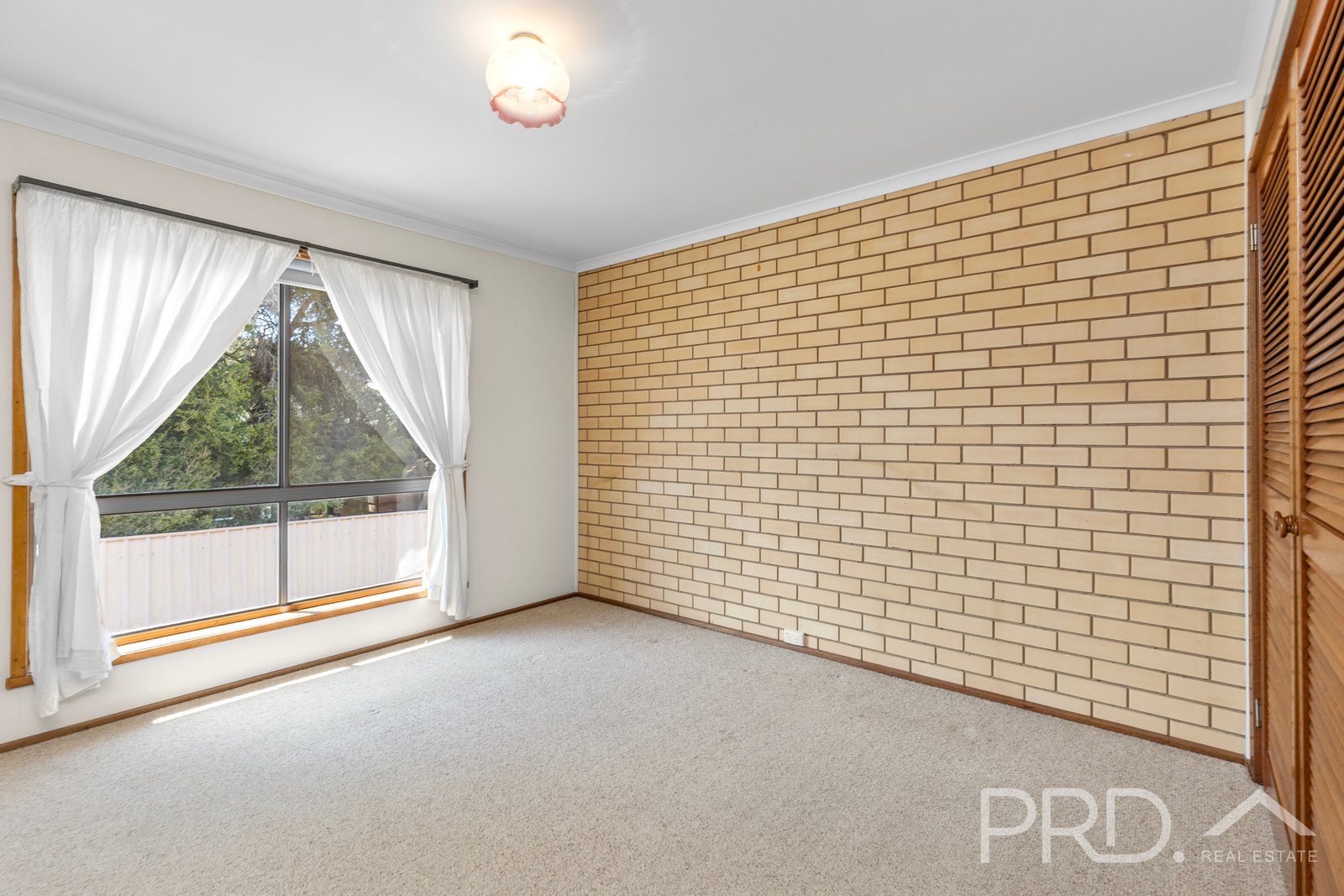 2/3 Anderson Place TUMUT 7