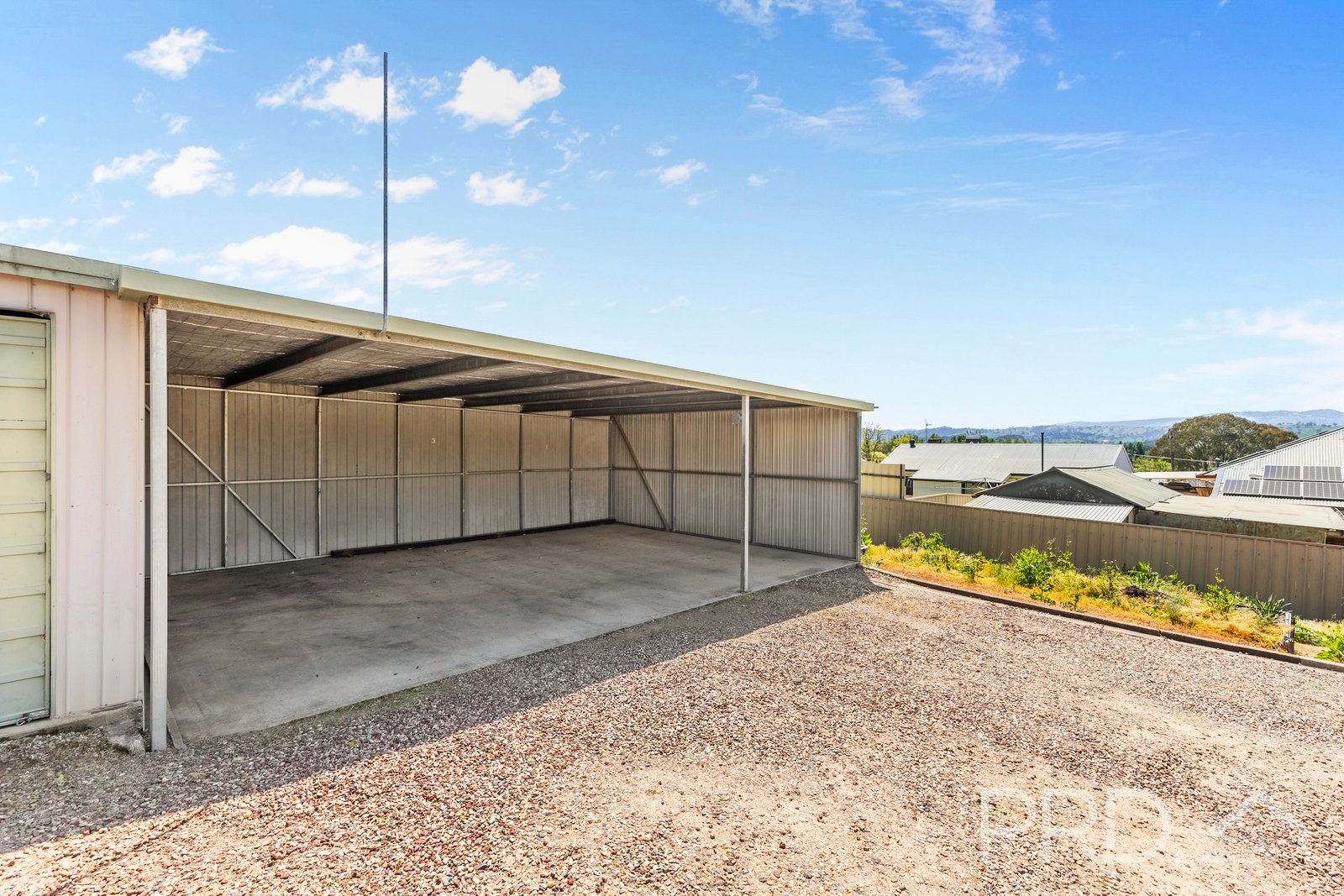 2/3 Anderson Place TUMUT 11