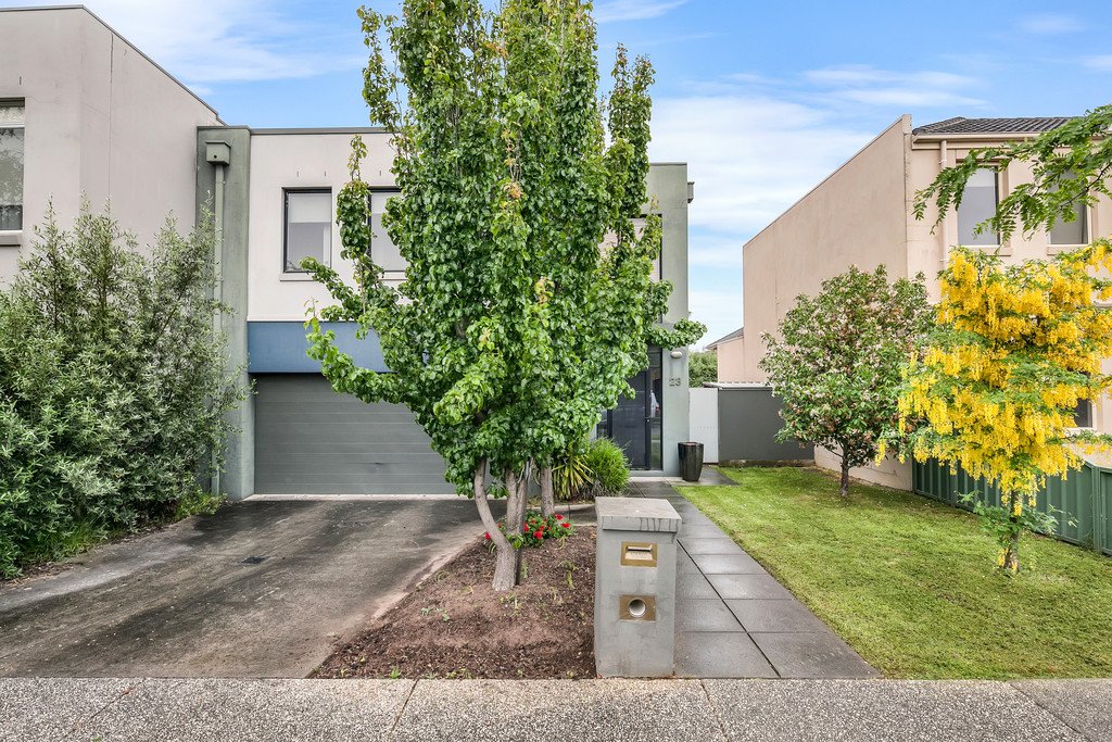 23 Ayrvale Avenue LAKE GARDENS 1