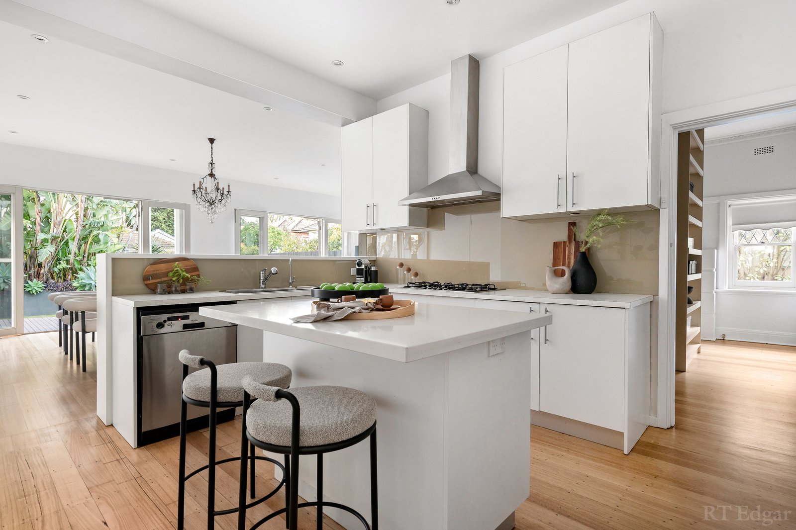 Real Estate and Property in 23 Barkers Road, Kew, VIC