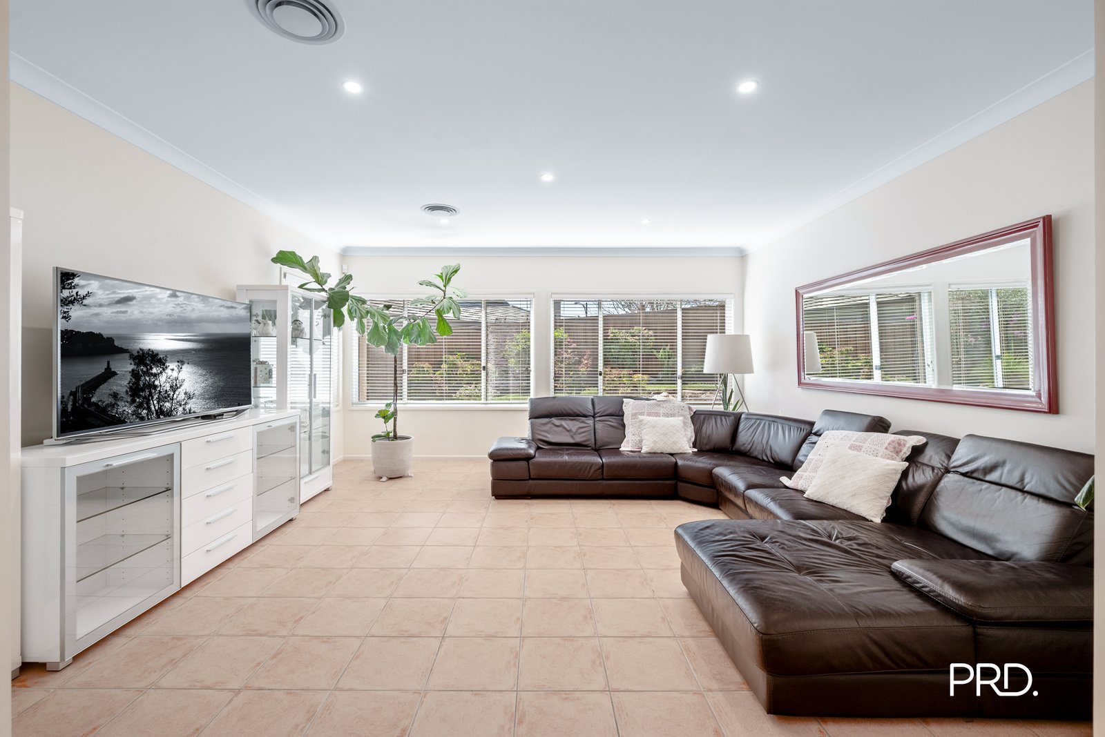 23 Barron Field Drive GLENMORE PARK 11