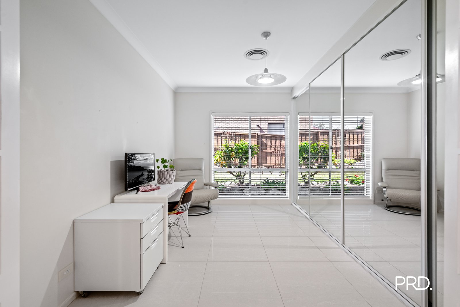 23 Barron Field Drive GLENMORE PARK 12