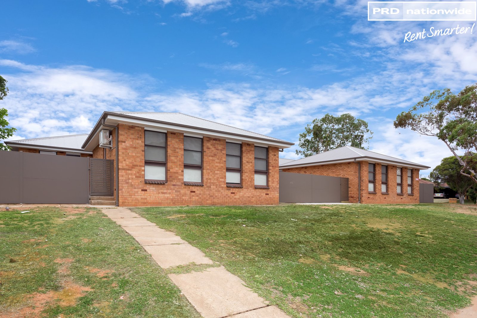2/3 Bavaria Street TOLLAND 1