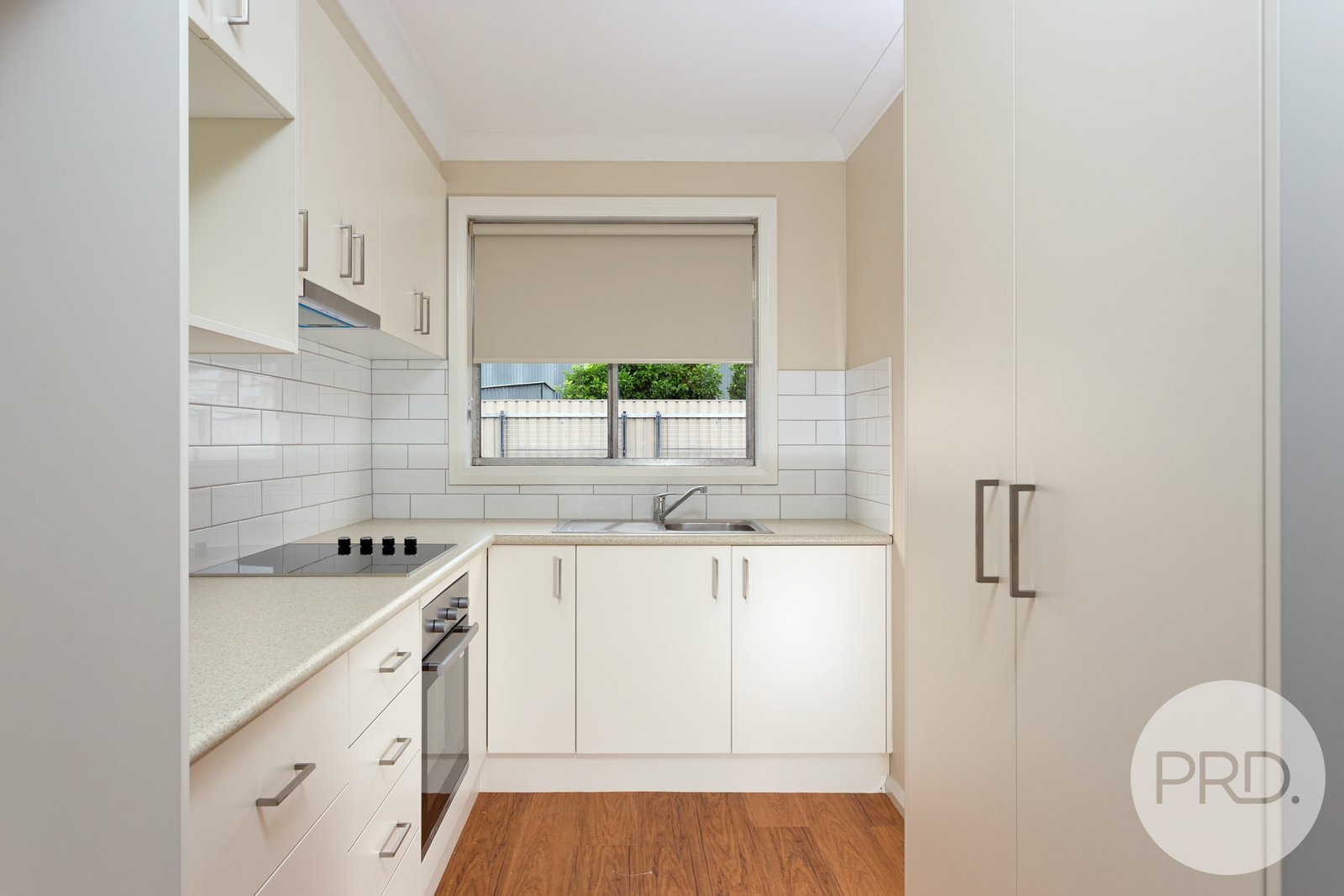 2/3 Bavaria Street TOLLAND 3