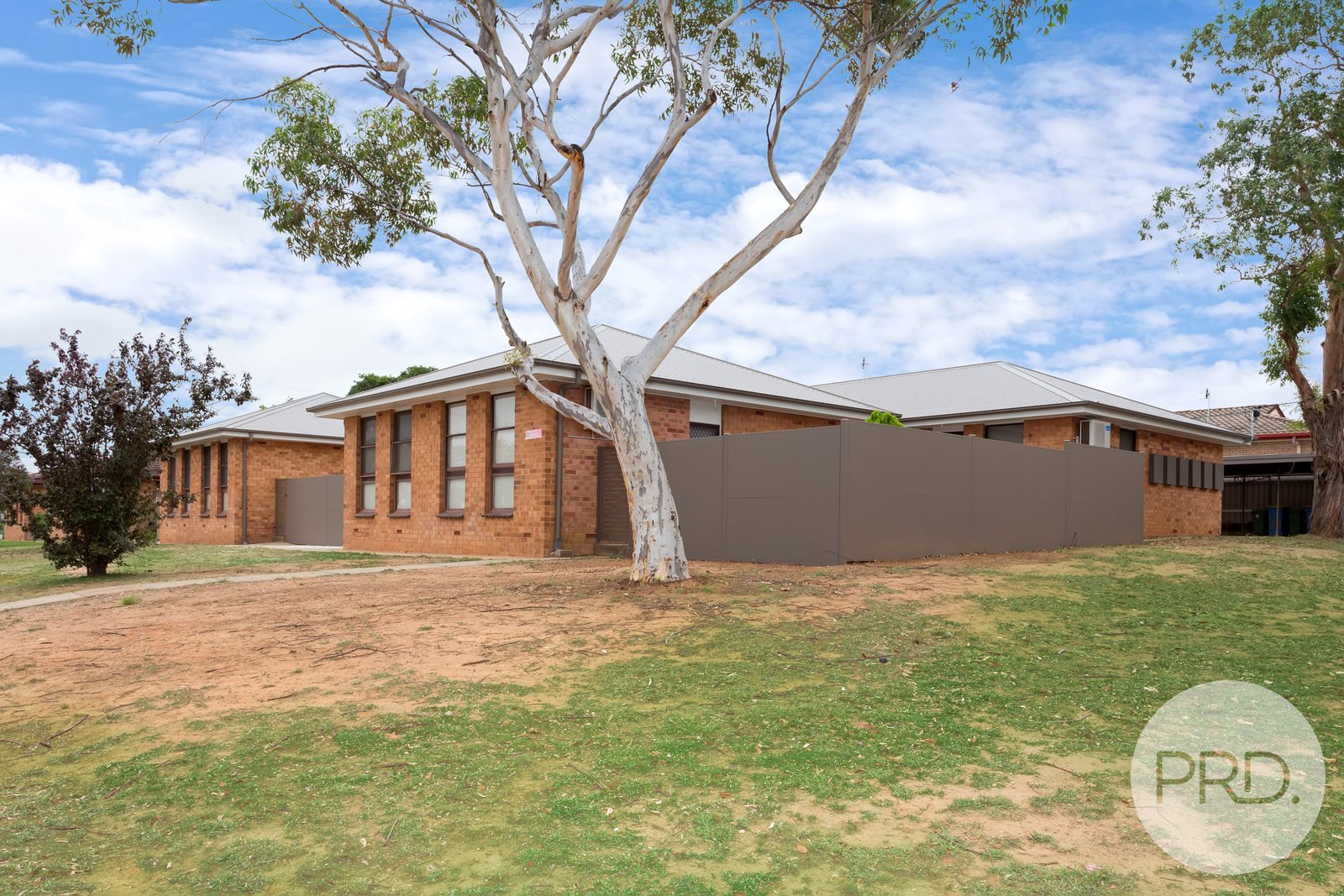 2/3 Bavaria Street TOLLAND 5