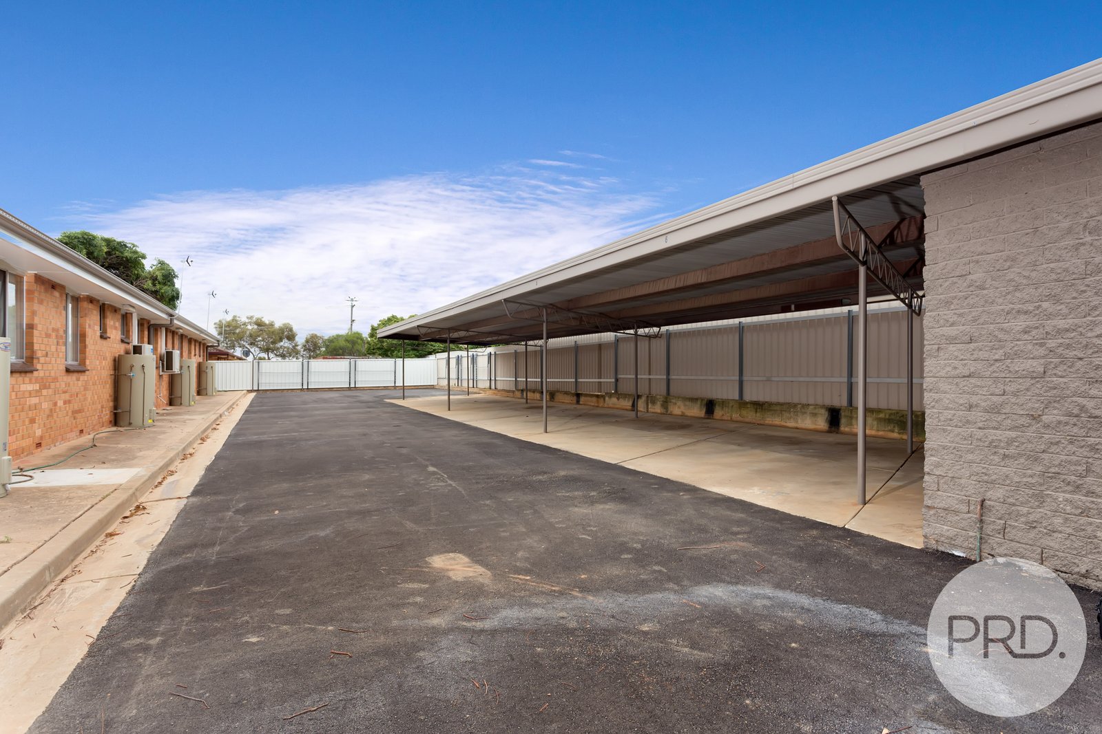 2/3 Bavaria Street TOLLAND 6