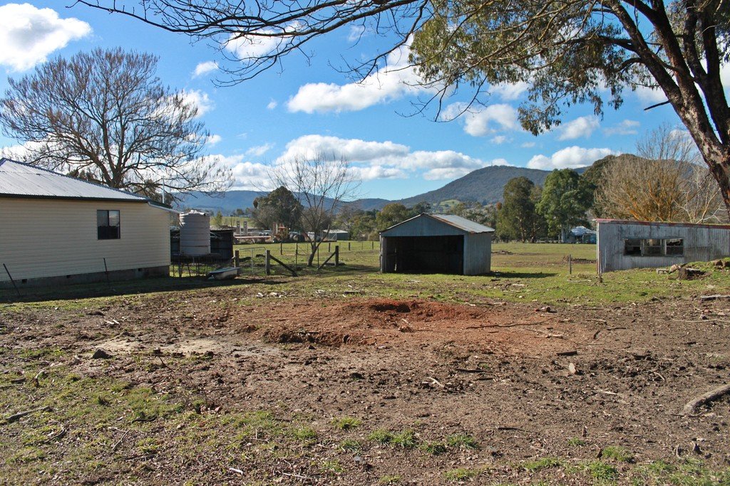 23 Bell Street TUMBARUMBA 19