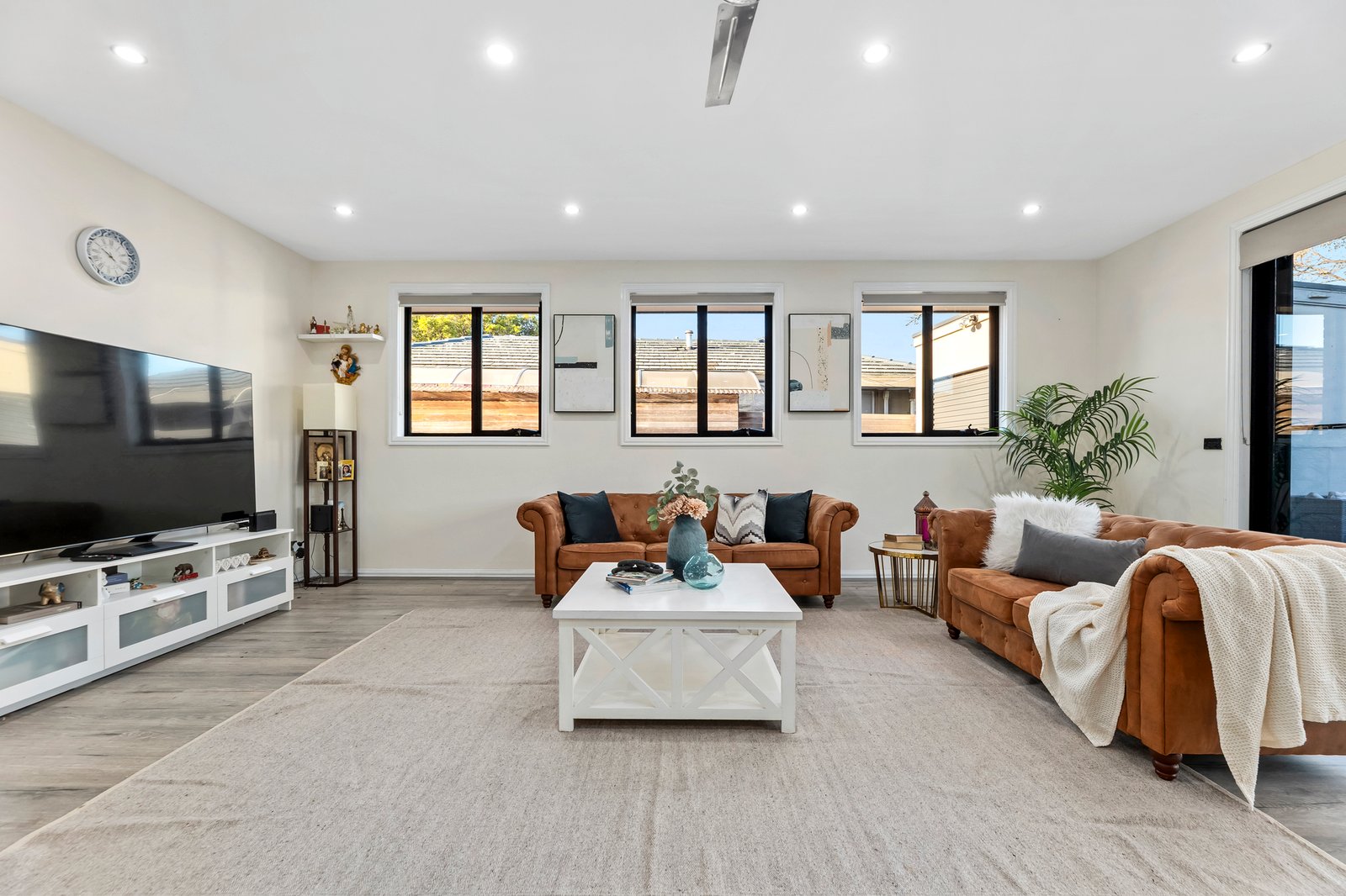 Gallery: 2/3 Bella Court
