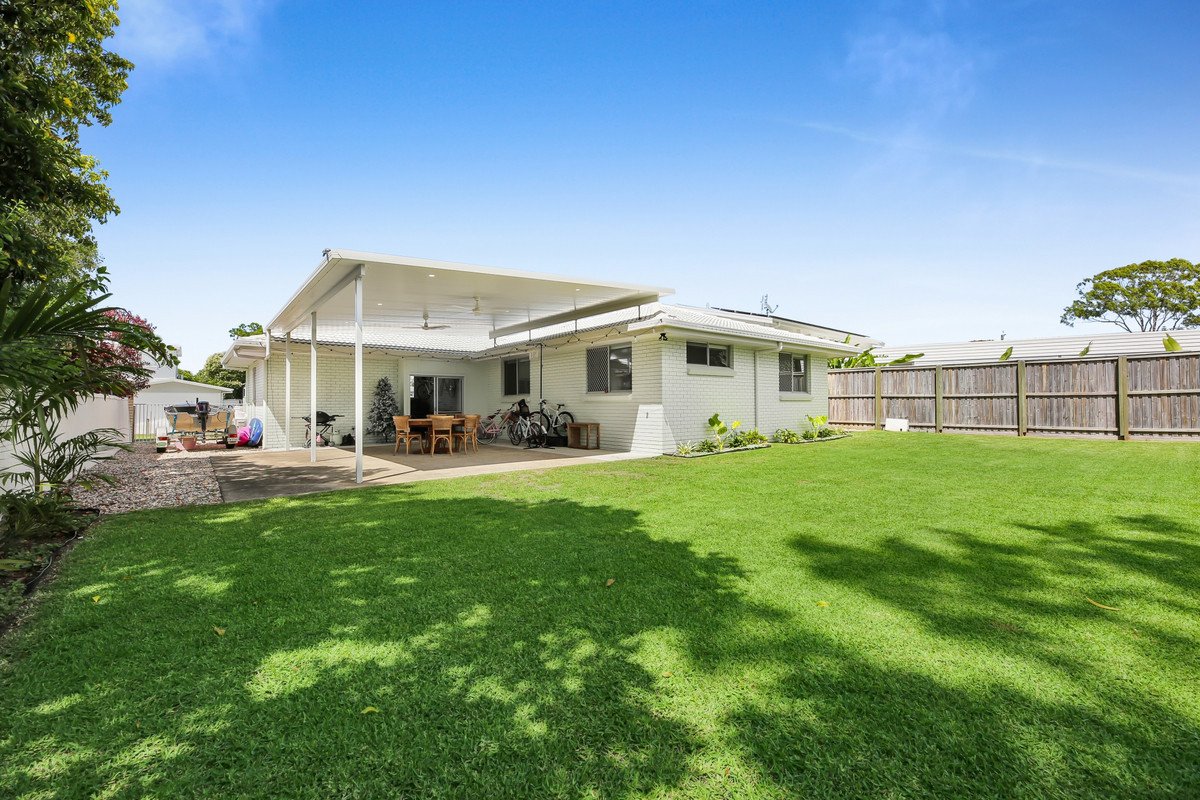 23 Birigun Street Mermaid Waters 2