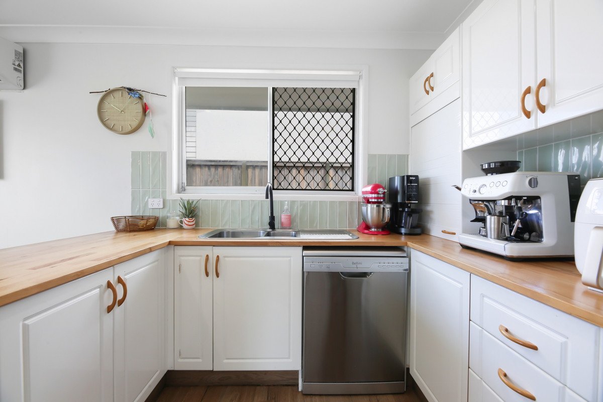 23 Birigun Street Mermaid Waters 6