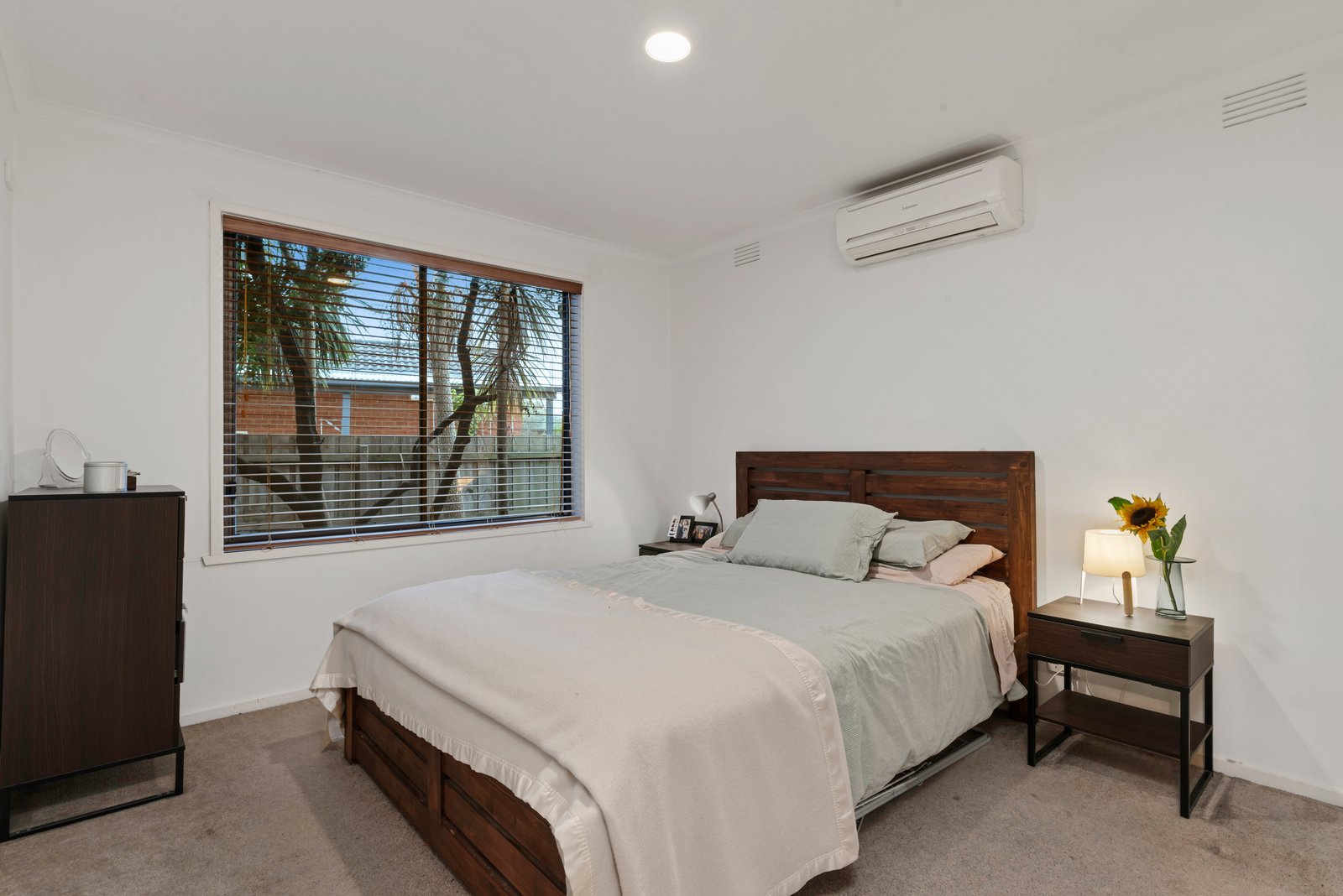 Gallery: 2/3 Bowmore Street