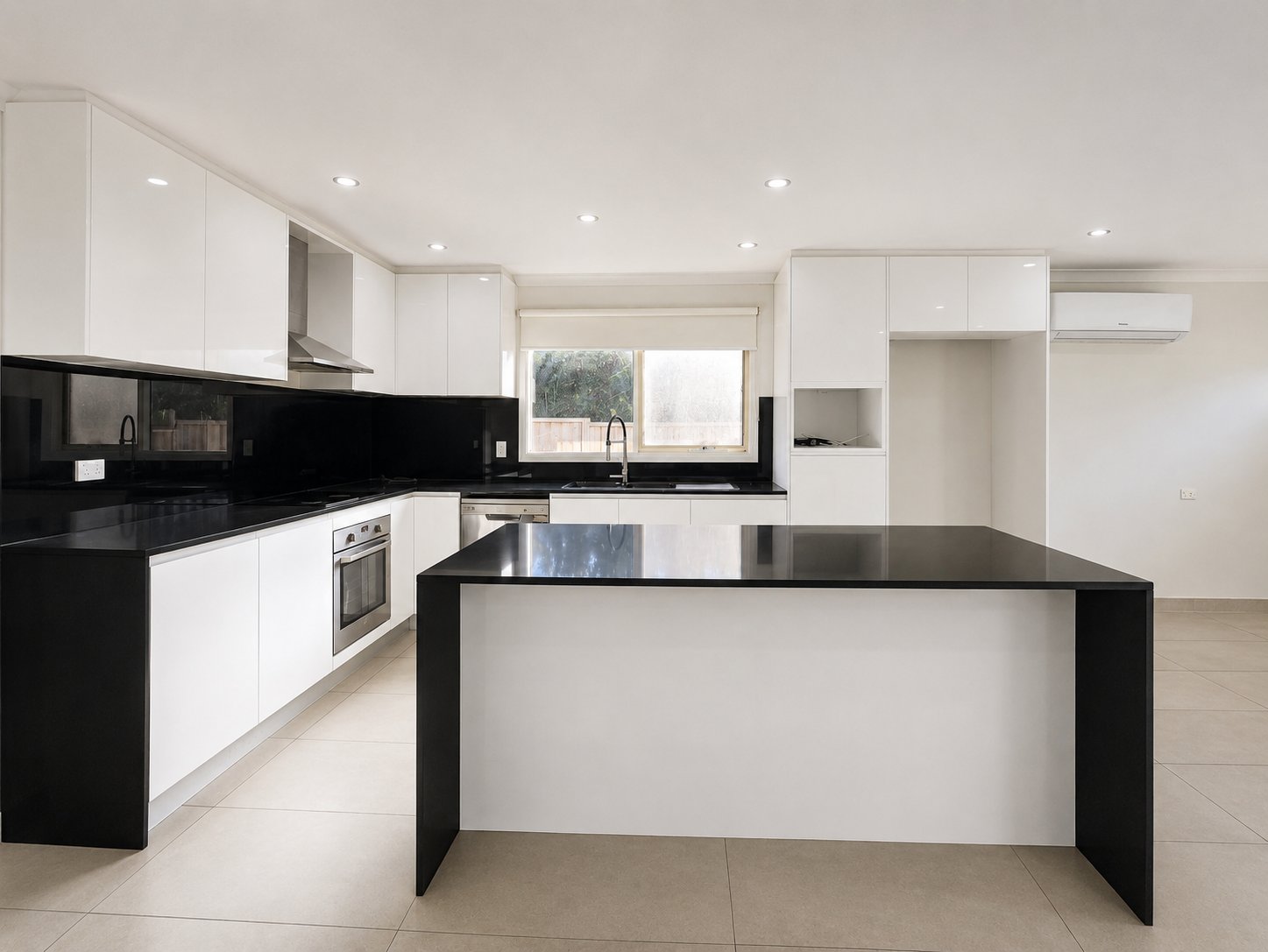23 Brisbane Ave  LURNEA 2