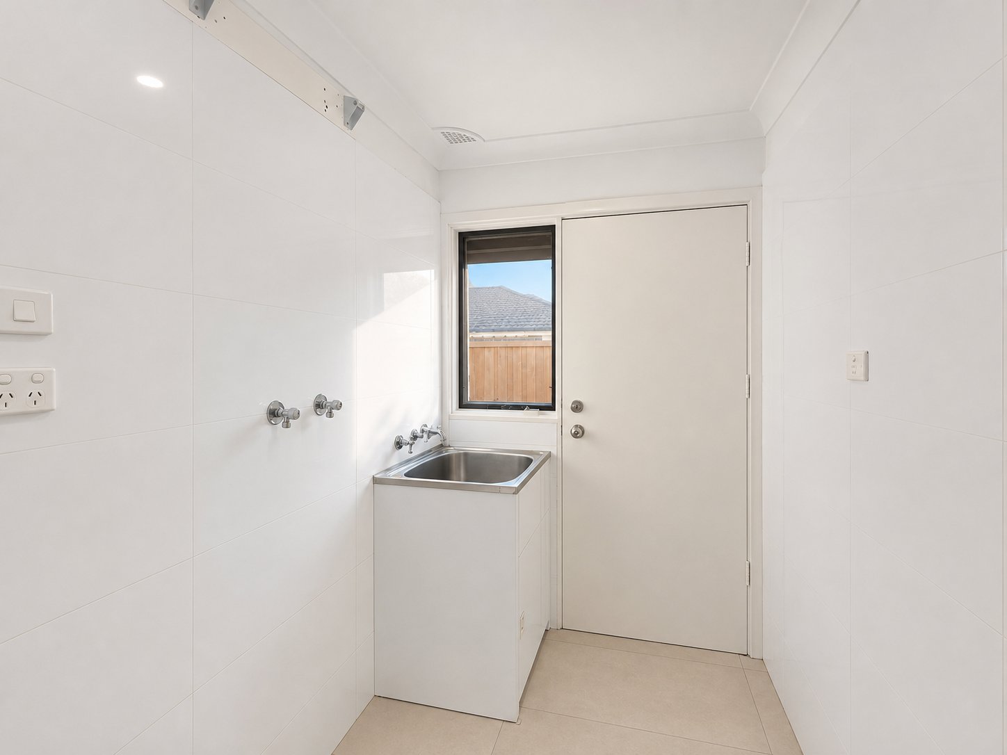 23 Brisbane Ave  LURNEA 10