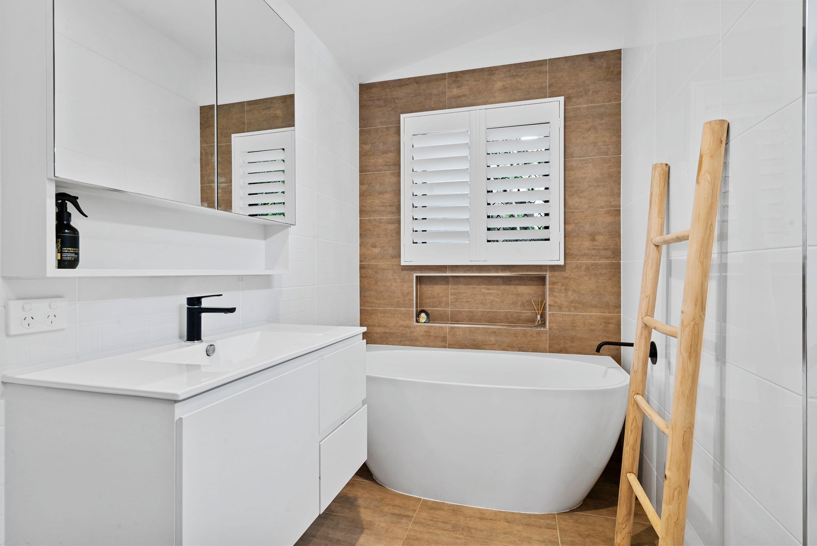 23 Broadwater Esplanade BILAMBIL HEIGHTS 12