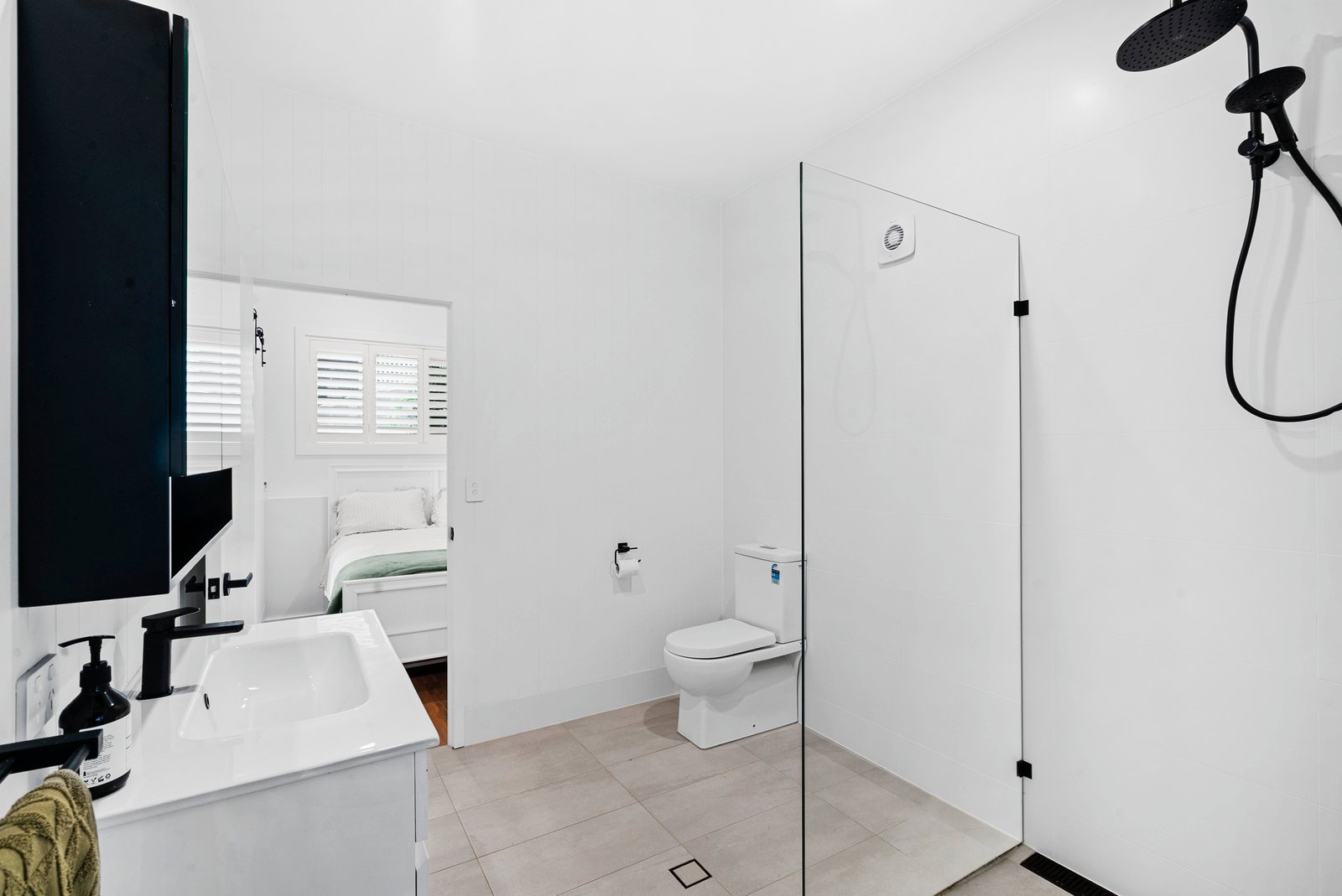 23 Broadwater Esplanade BILAMBIL HEIGHTS 18