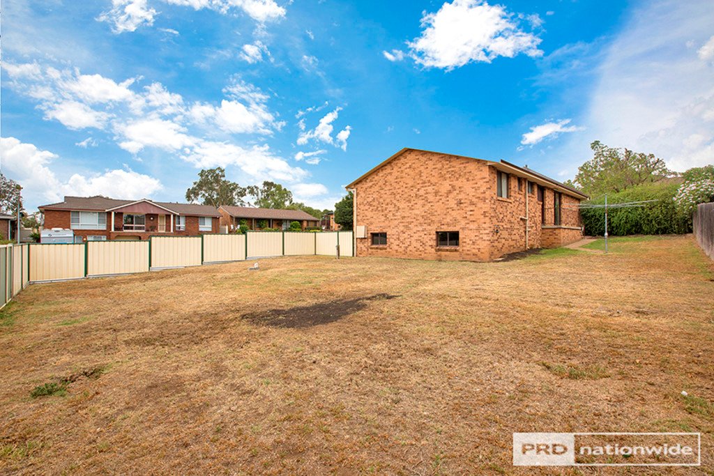 23 Brolga Way TAMWORTH 2